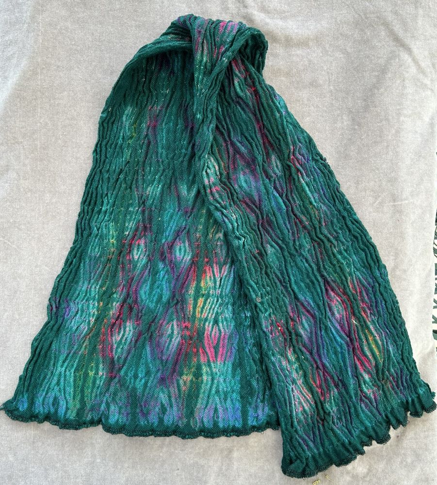 Hess-2025 - Hess_woven shibori opened